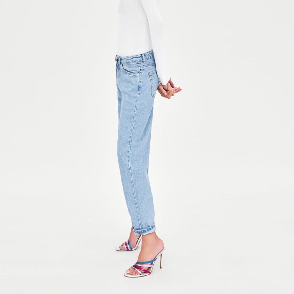 Zara CLASSIC HI-RISE MOM JEANS